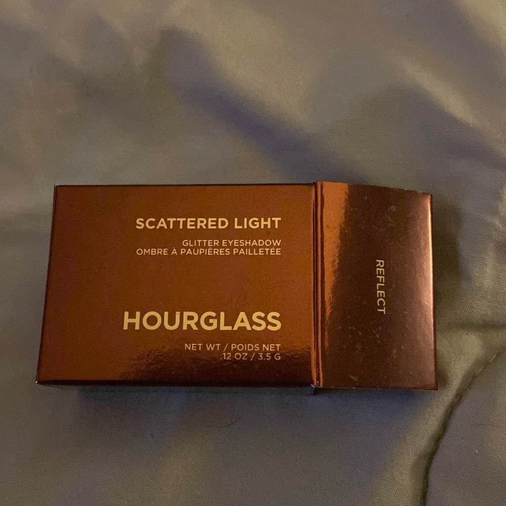 New in Box Hourglass Scattered Light Glitter Eyeshadow in the shade reflect
